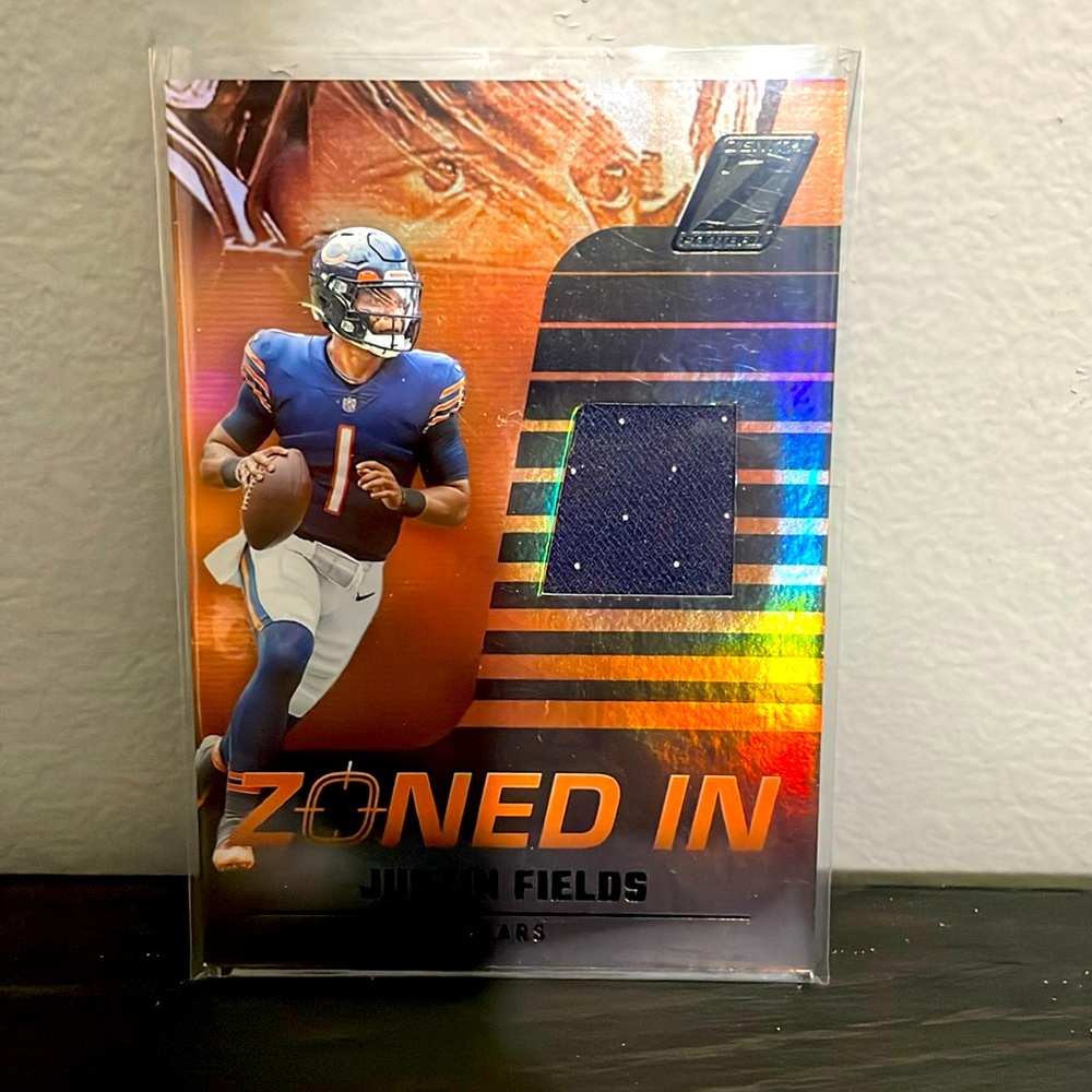 Justin Fields jersey card